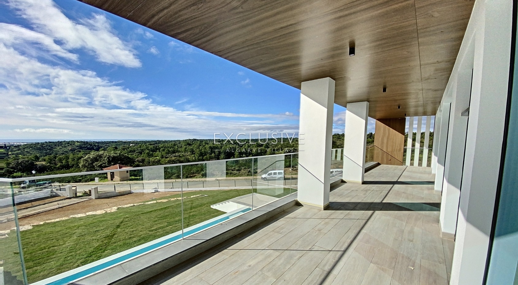 Luxe eigentijdse designvilla in golfresort in Oost-Algarve