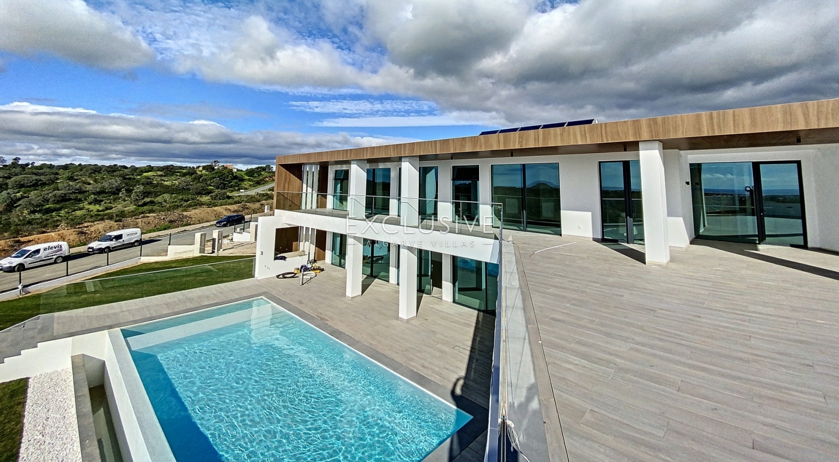 Luxe eigentijdse designvilla in golfresort in Oost-Algarve