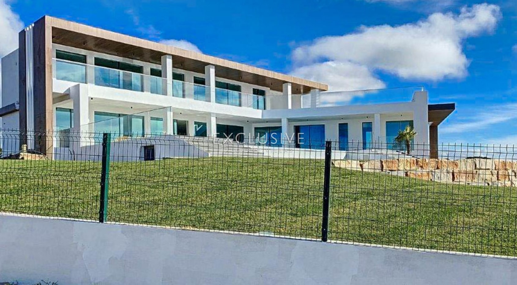 Luxe eigentijdse designvilla in golfresort in Oost-Algarve