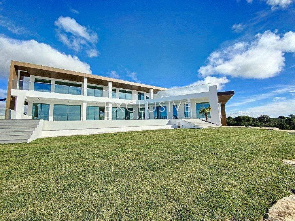 Luxe eigentijdse designvilla in golfresort in Oost-Algarve
