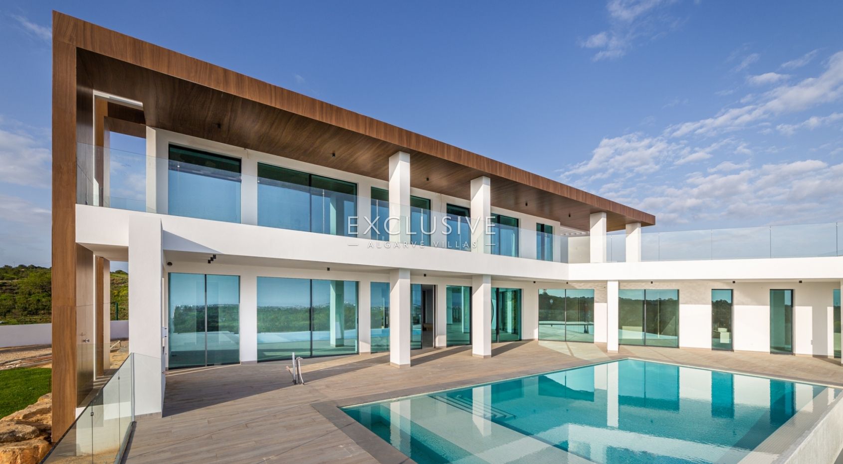 Luxe eigentijdse designvilla in golfresort in Oost-Algarve