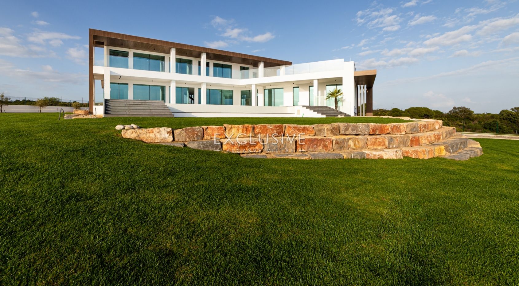 Luxe eigentijdse designvilla in golfresort in Oost-Algarve