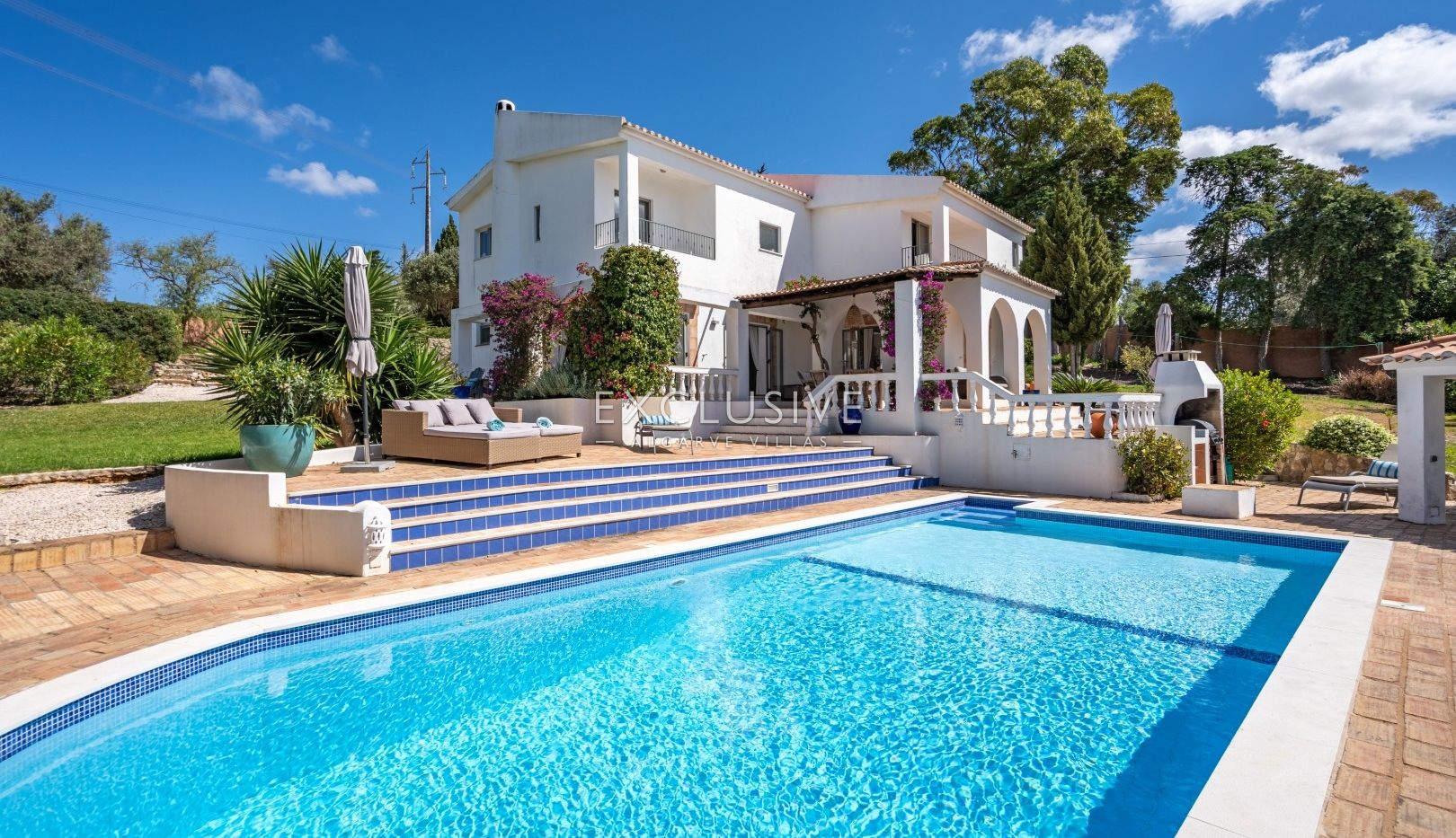 Villa rustique chic avec piscine et court de tennis près de Lagos