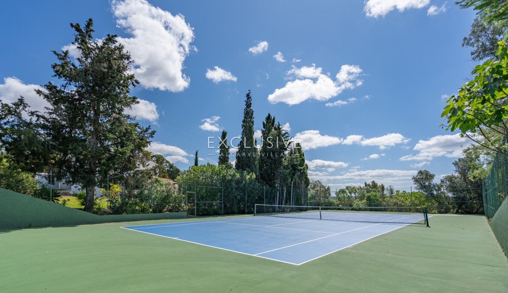 Villa rustique chic avec piscine et court de tennis près de Lagos