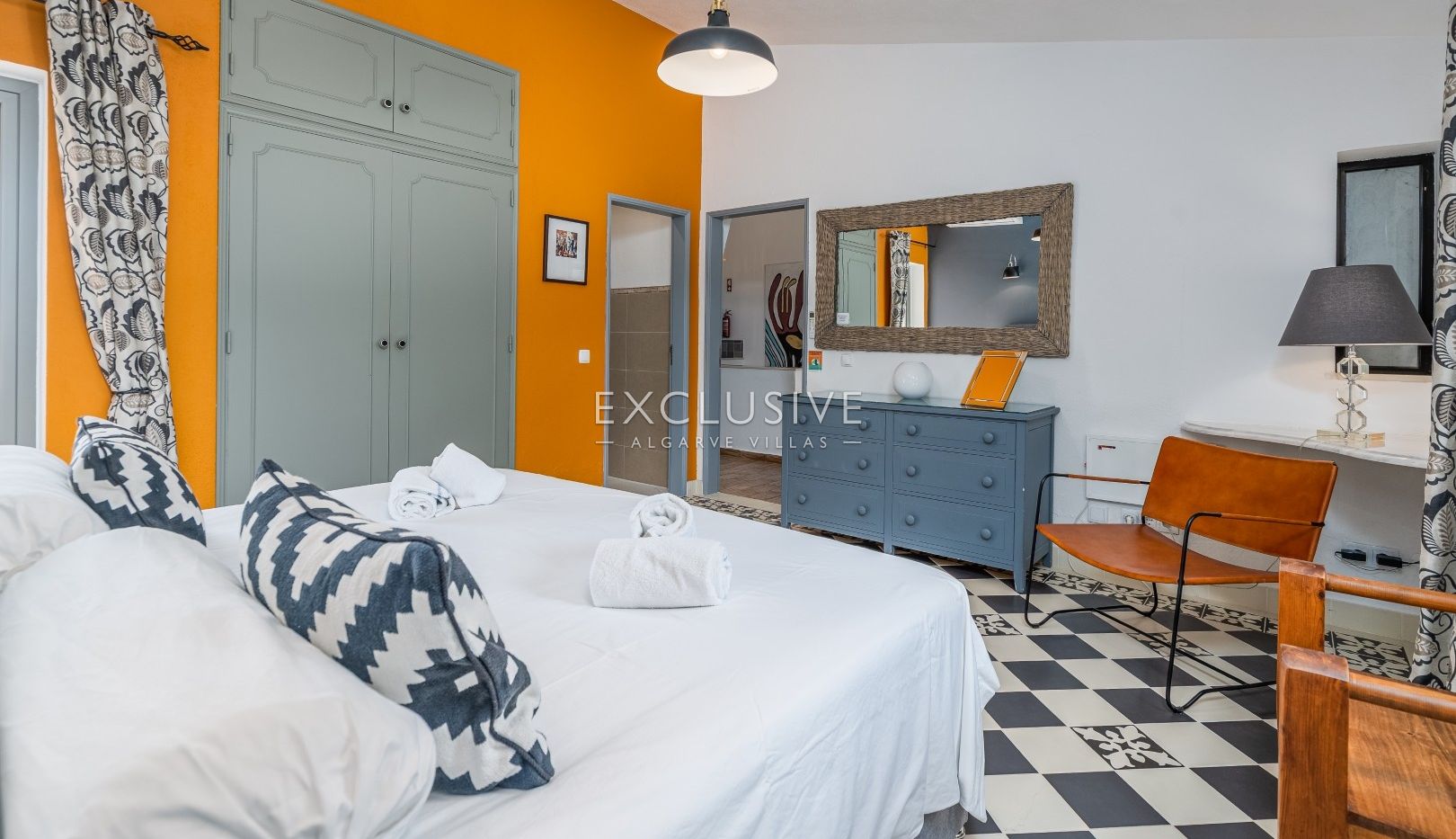 Villa rustique chic avec piscine et court de tennis près de Lagos