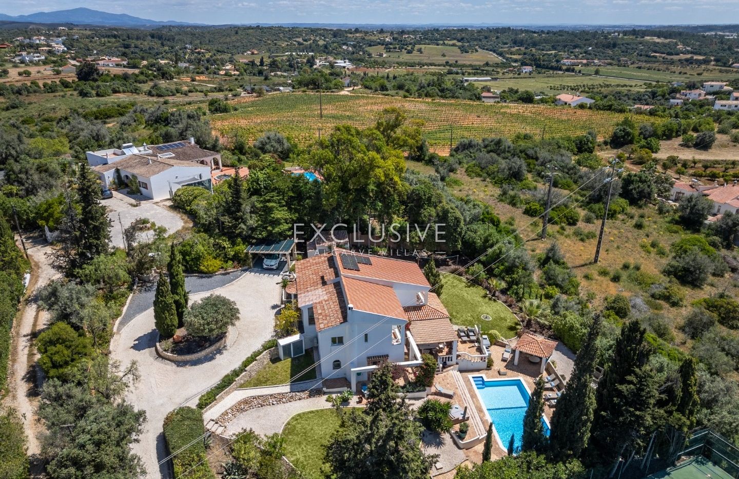 Villa rustique chic avec piscine et court de tennis près de Lagos