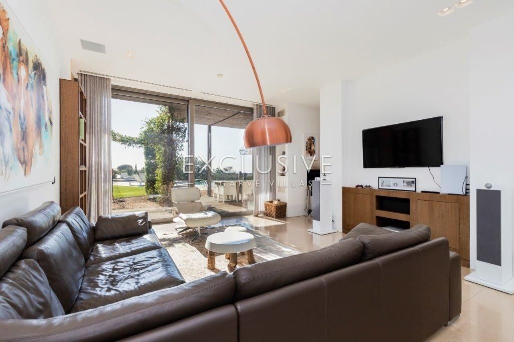 Package deal of 2 contemporary villas with equestrian centre in Central Algarve-Portugal