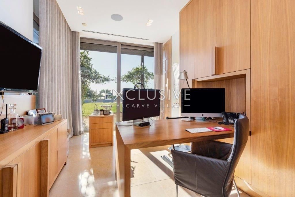 Package deal of 2 contemporary villas with equestrian centre in Central Algarve-Portugal