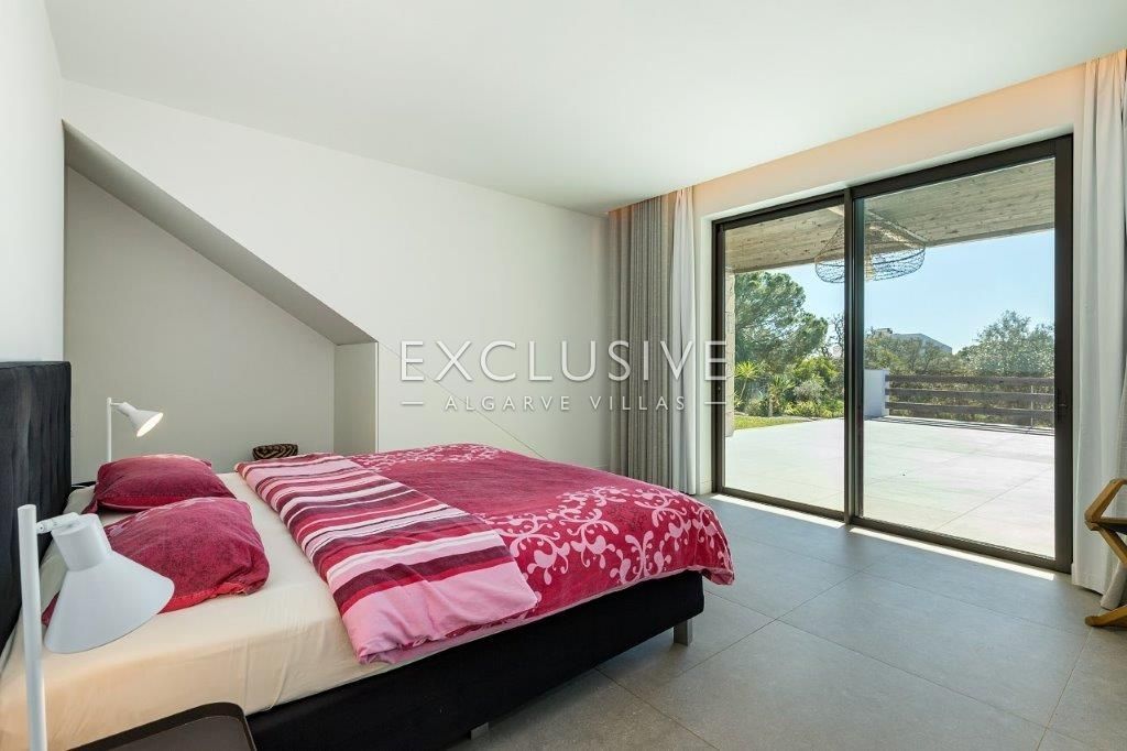 Package deal of 2 contemporary villas with equestrian centre in Central Algarve-Portugal