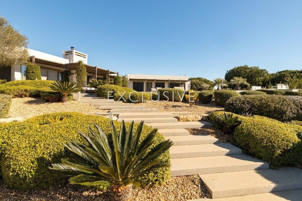 Package deal of 2 contemporary villas with equestrian centre in Central Algarve-Portugal