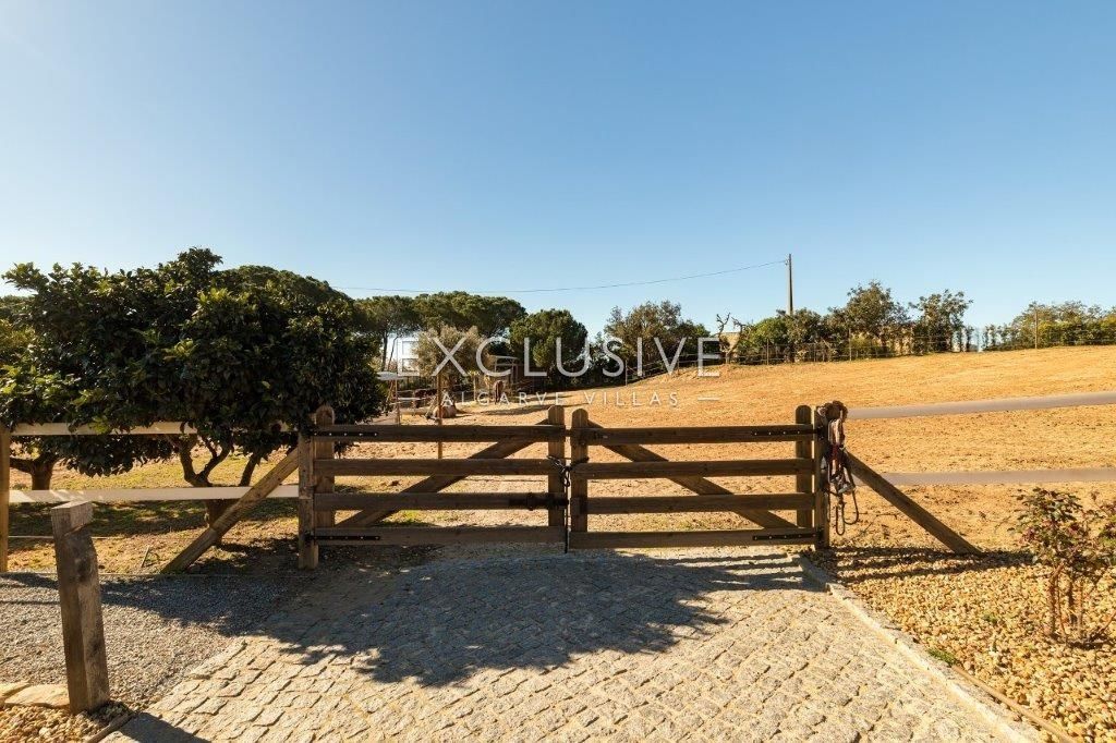 Package deal of 2 contemporary villas with equestrian centre in Central Algarve-Portugal