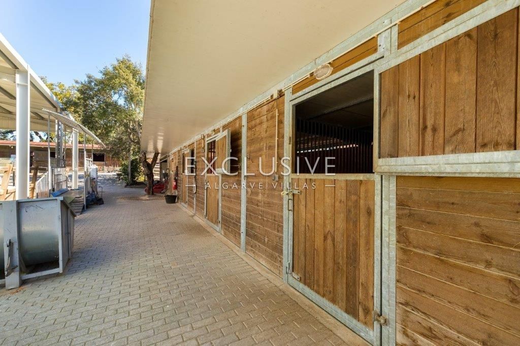 Package deal of 2 contemporary villas with equestrian centre in Central Algarve-Portugal