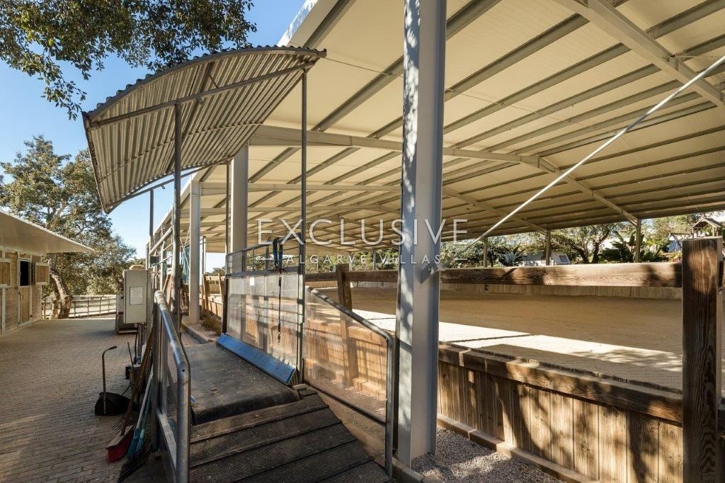Package deal of 2 contemporary villas with equestrian centre in Central Algarve-Portugal
