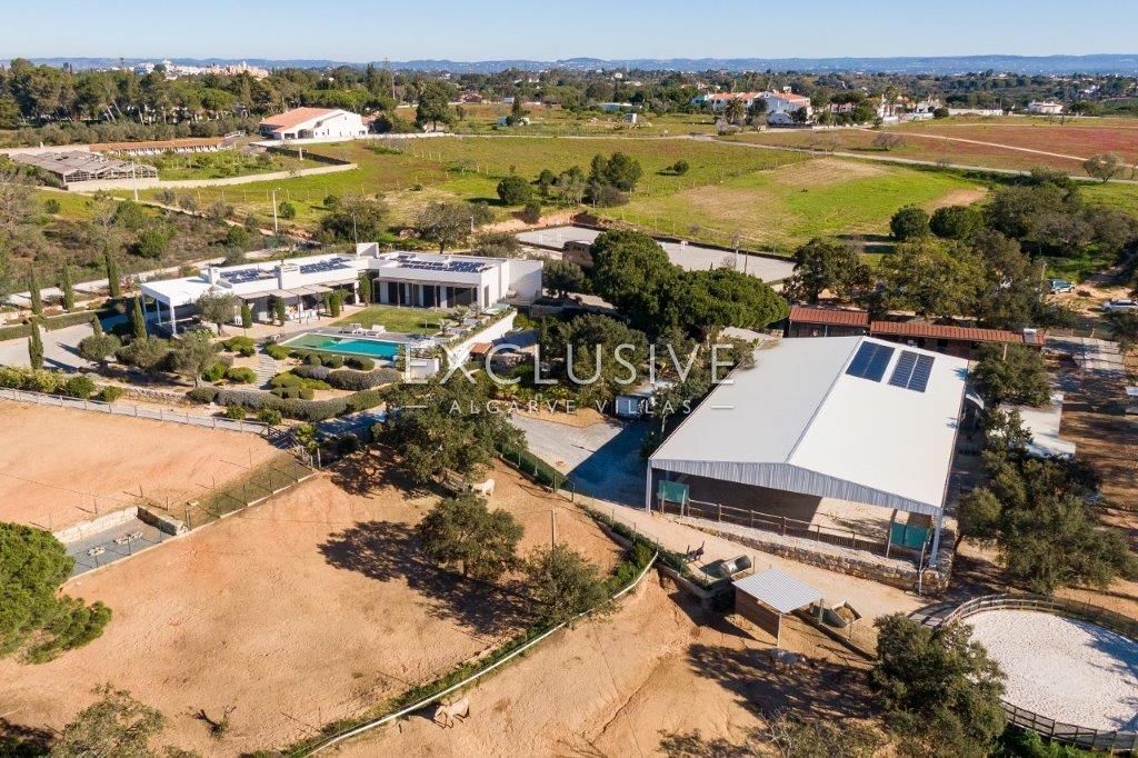 Package deal of 2 contemporary villas with equestrian centre in Central Algarve-Portugal