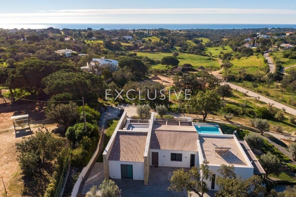 Package deal of 2 contemporary villas with equestrian centre in Central Algarve-Portugal