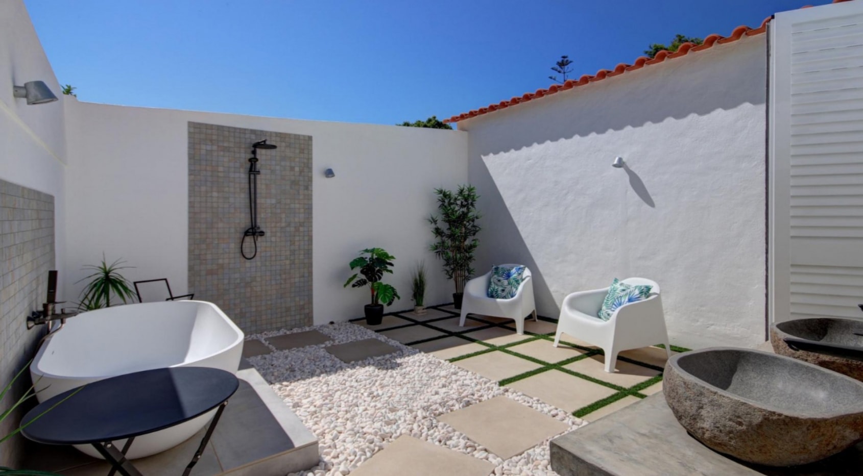 Charming villa a few steps from Carvoeiro center, sea view, Algarve