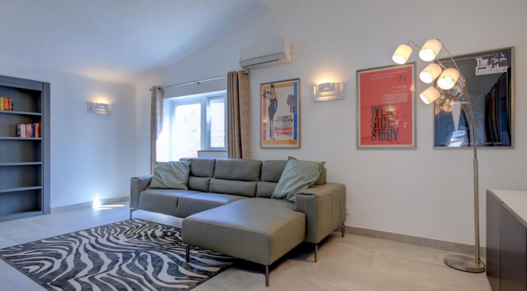 Charming villa a few steps from Carvoeiro center, sea view, Algarve