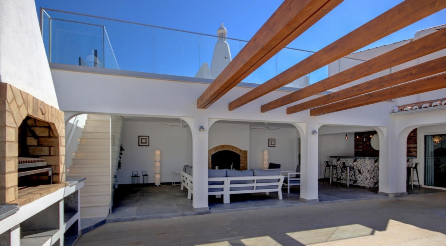 Charming villa a few steps from Carvoeiro center, sea view, Algarve