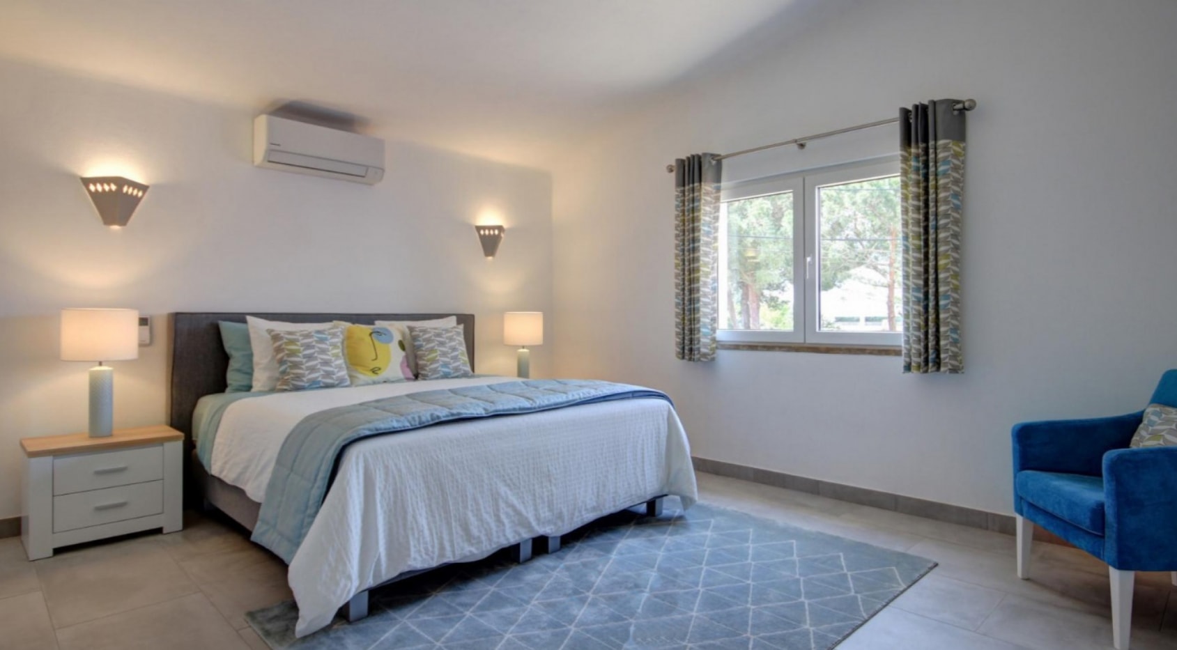Charming villa a few steps from Carvoeiro center, sea view, Algarve