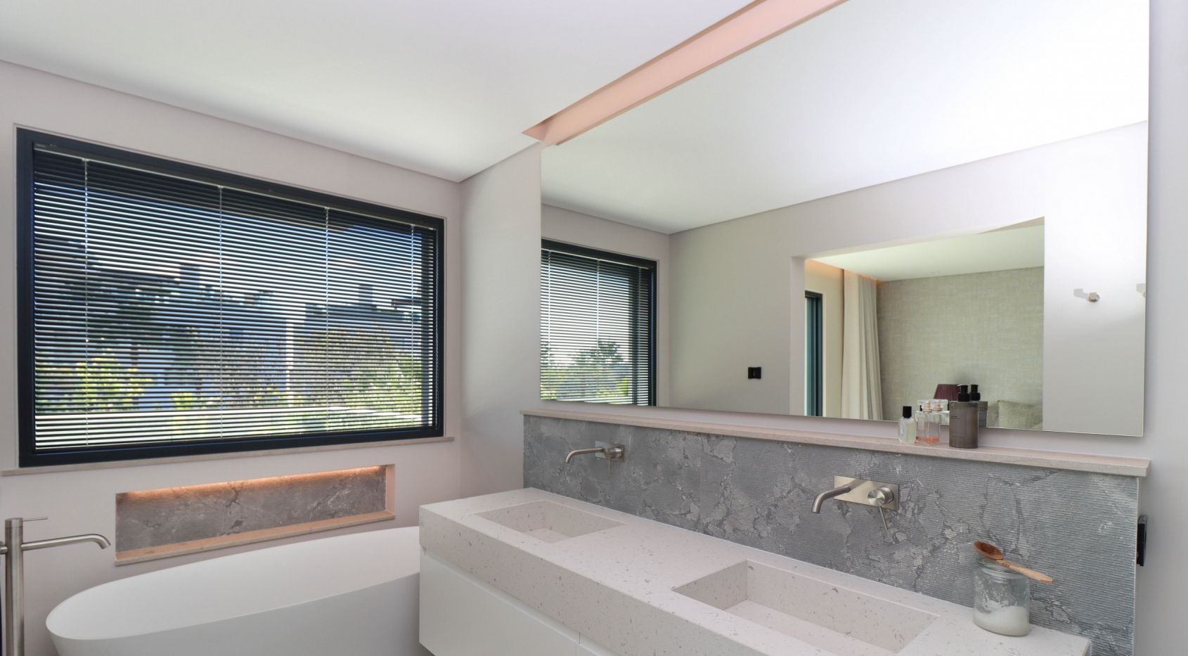 Moderne en luxe gloednieuwe villa in Ferragudo, Algarve