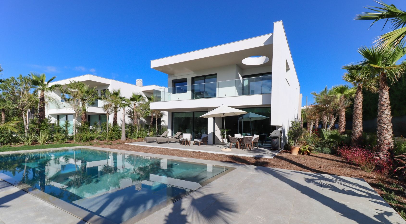 Moderne en luxe gloednieuwe villa in Ferragudo, Algarve