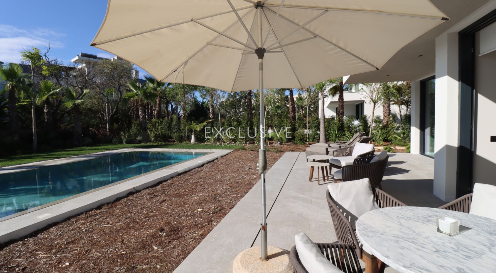 Moderne en luxe gloednieuwe villa in Ferragudo, Algarve
