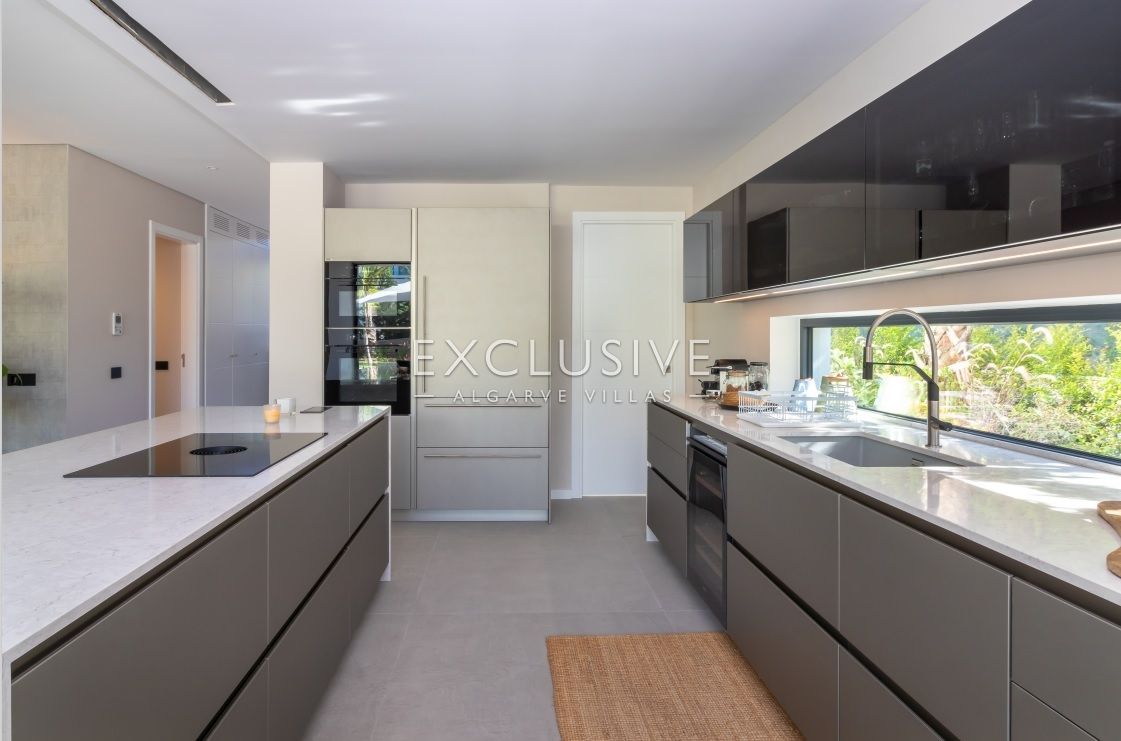 Moderne en luxe gloednieuwe villa in Ferragudo, Algarve