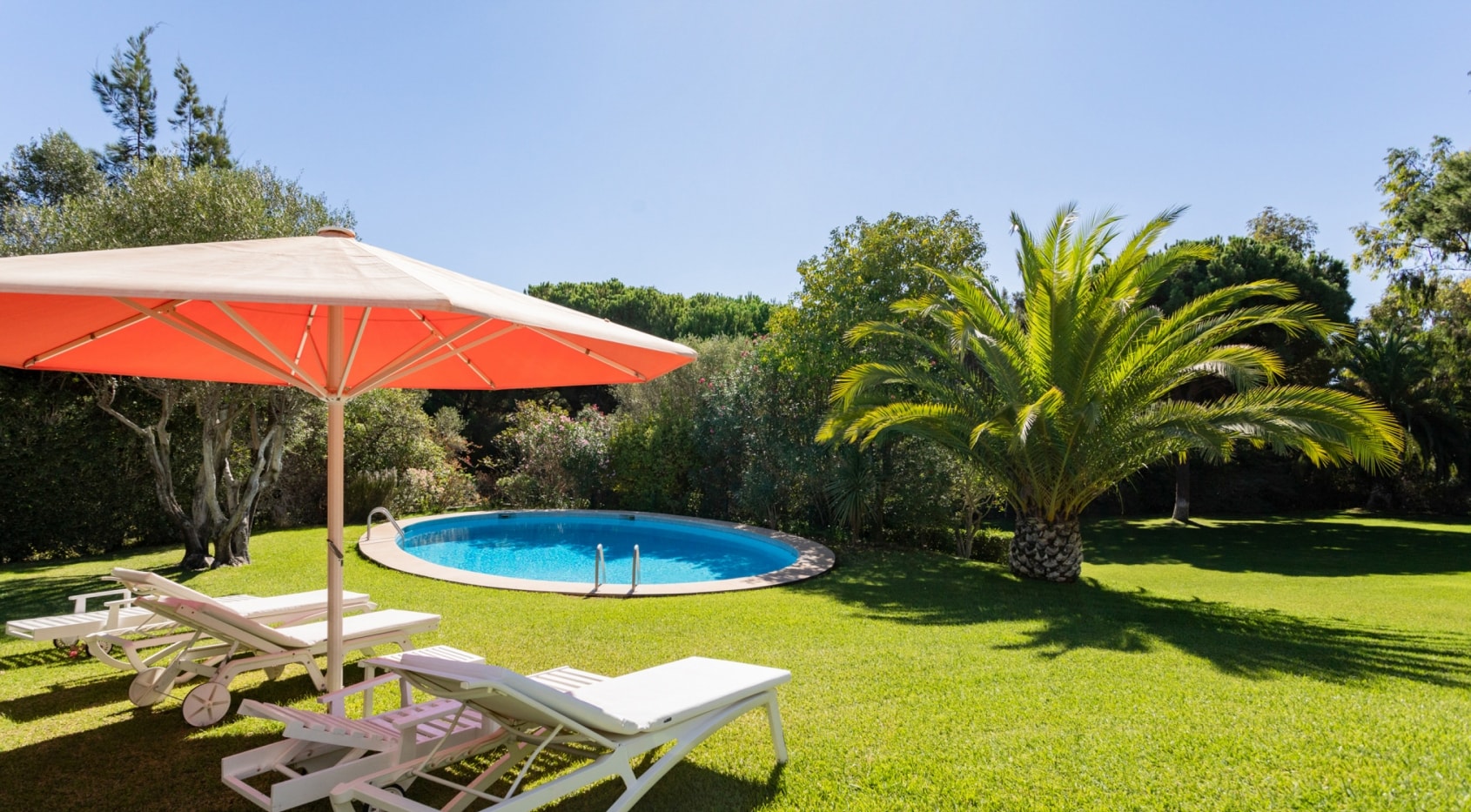 5-Schlafzimmer-Anwesen, nur wenige Gehminuten zum Strand, 3 ha. Land, Albufeira