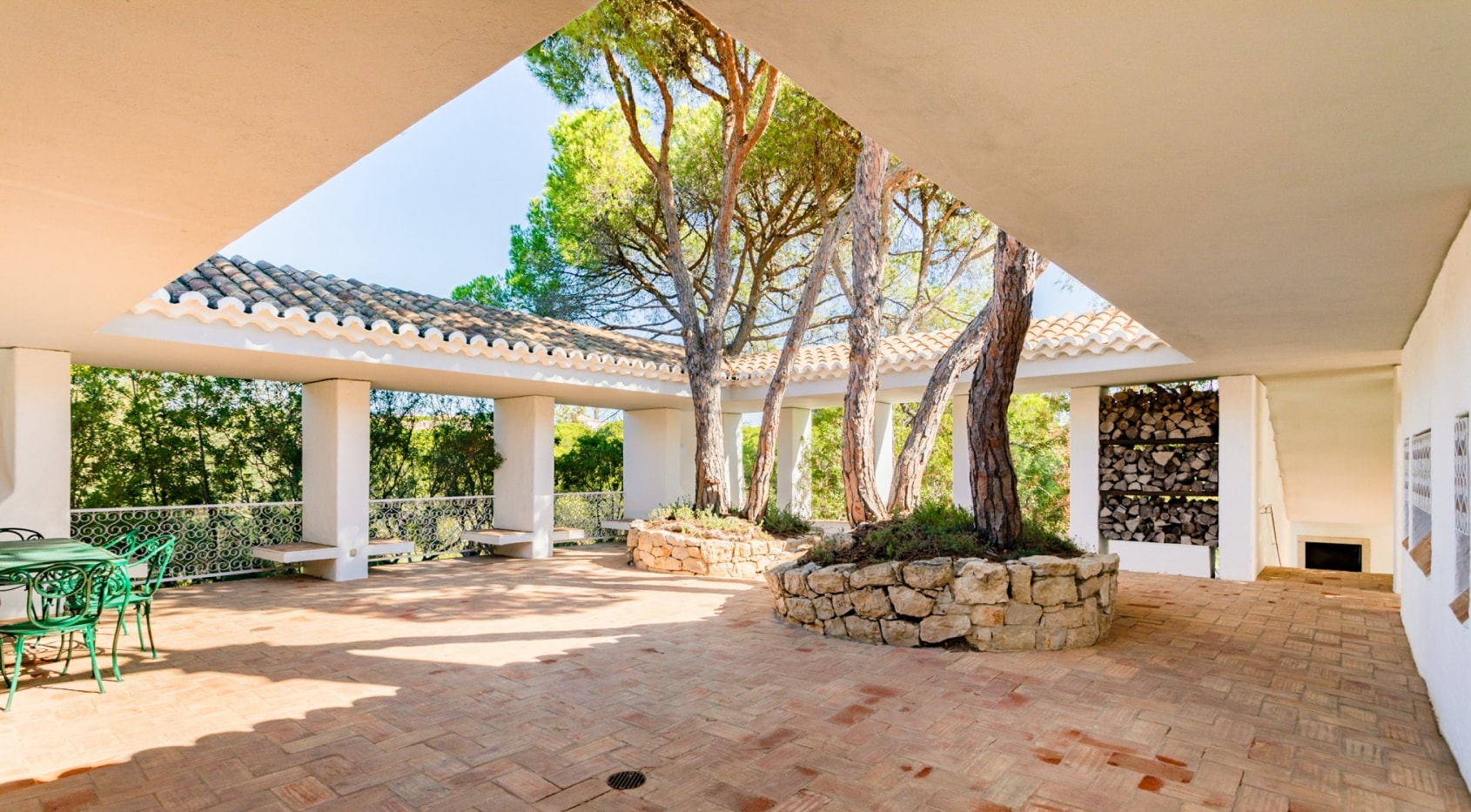 5-Schlafzimmer-Anwesen, nur wenige Gehminuten zum Strand, 3 ha. Land, Albufeira