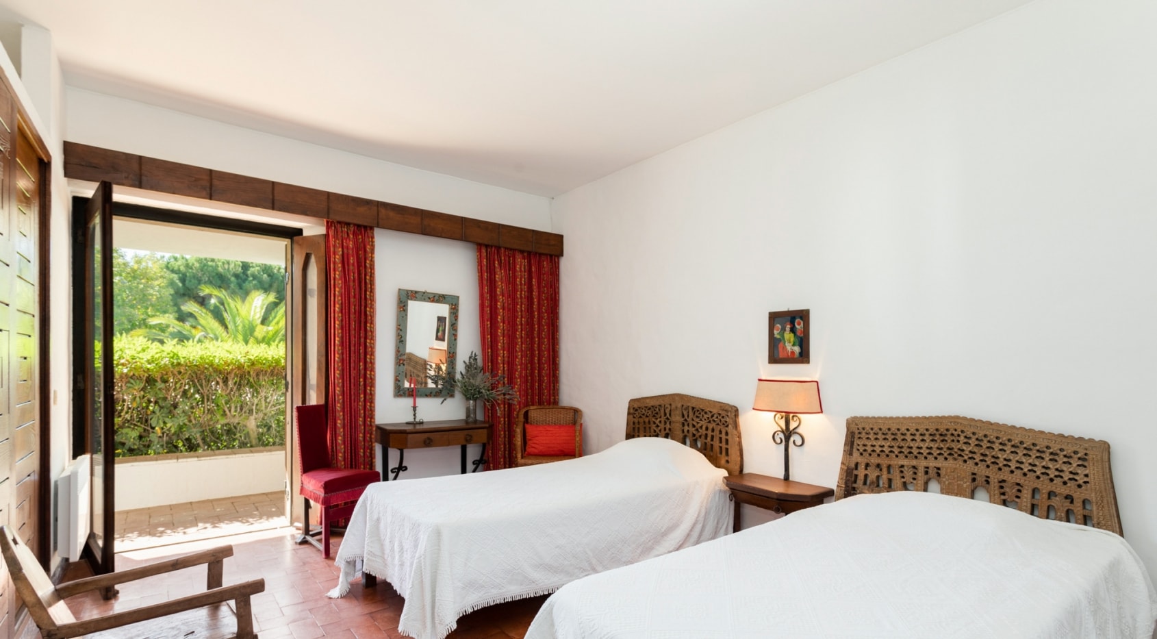 5-Schlafzimmer-Anwesen, nur wenige Gehminuten zum Strand, 3 ha. Land, Albufeira