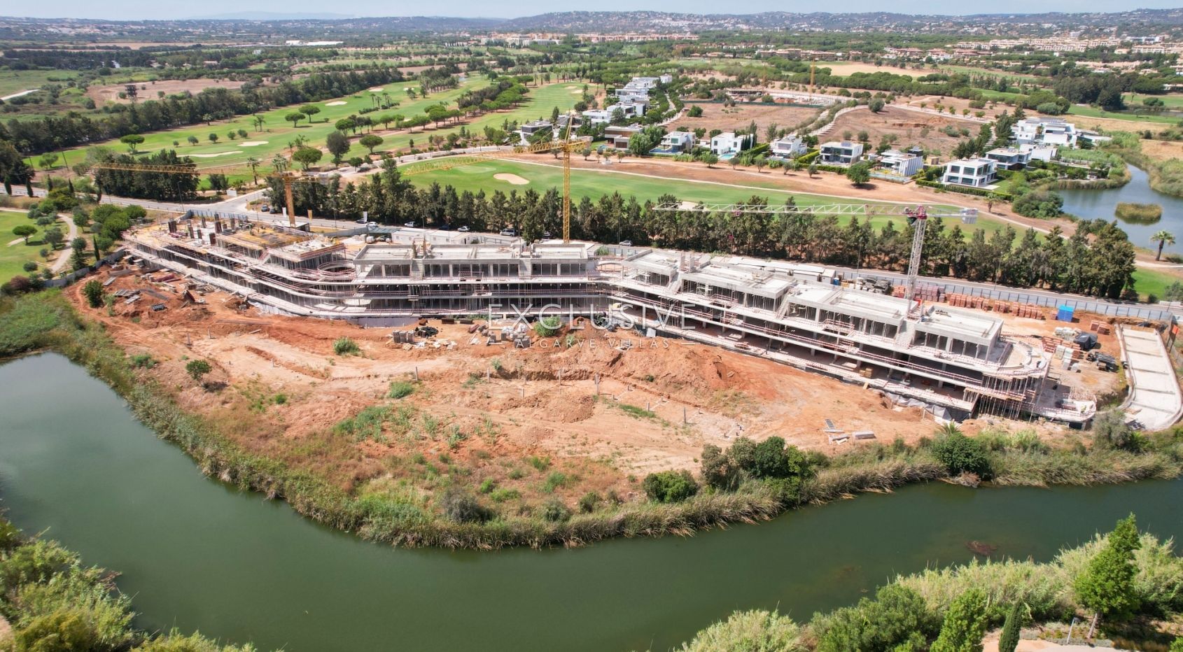 3 slaapkamer luxe eigentijds appartement in Vilamoura uitzicht op de golf