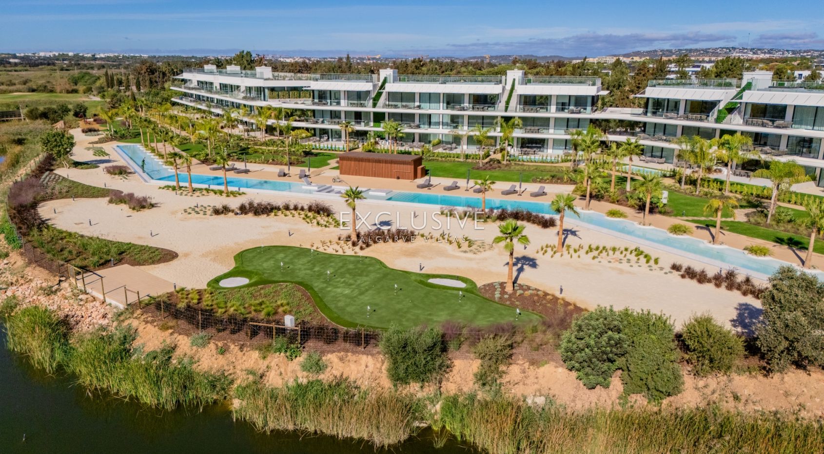 Luxurious 2 bedrooms apartments in closed condominium in Vilamoura, Central Algarve
