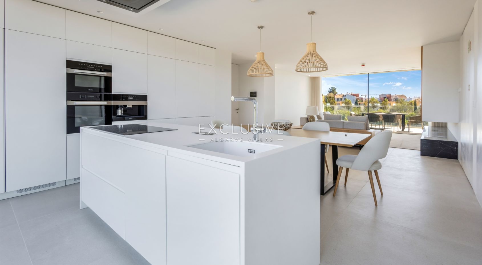 Luxurious 2 bedrooms apartments in closed condominium in Vilamoura, Central Algarve