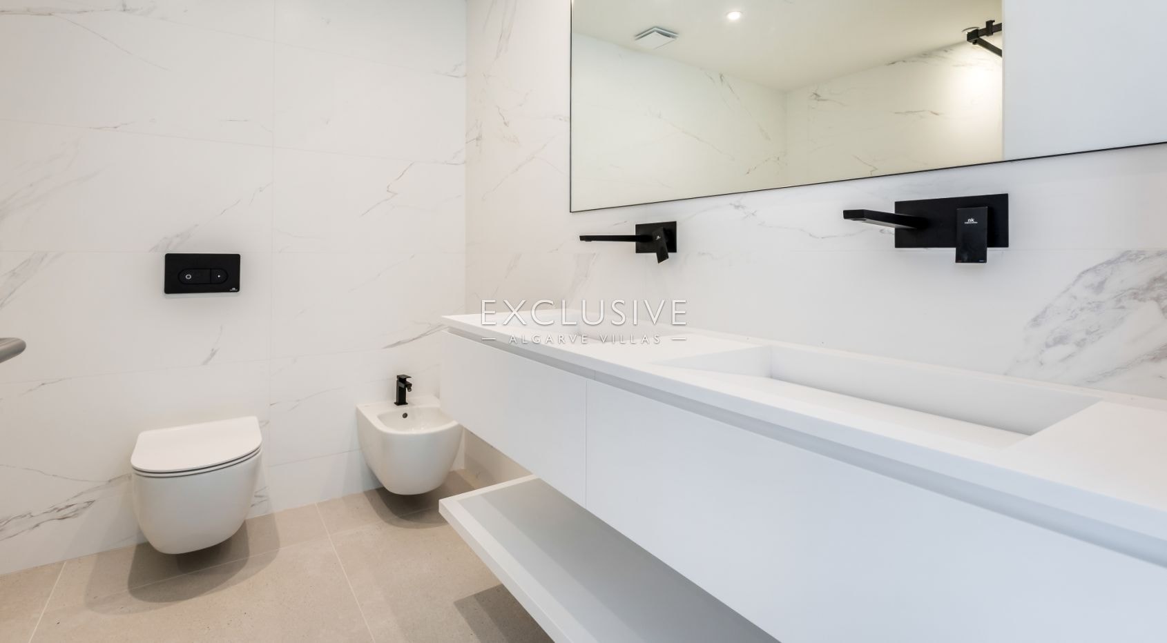 Luxurious 2 bedrooms apartments in closed condominium in Vilamoura, Central Algarve