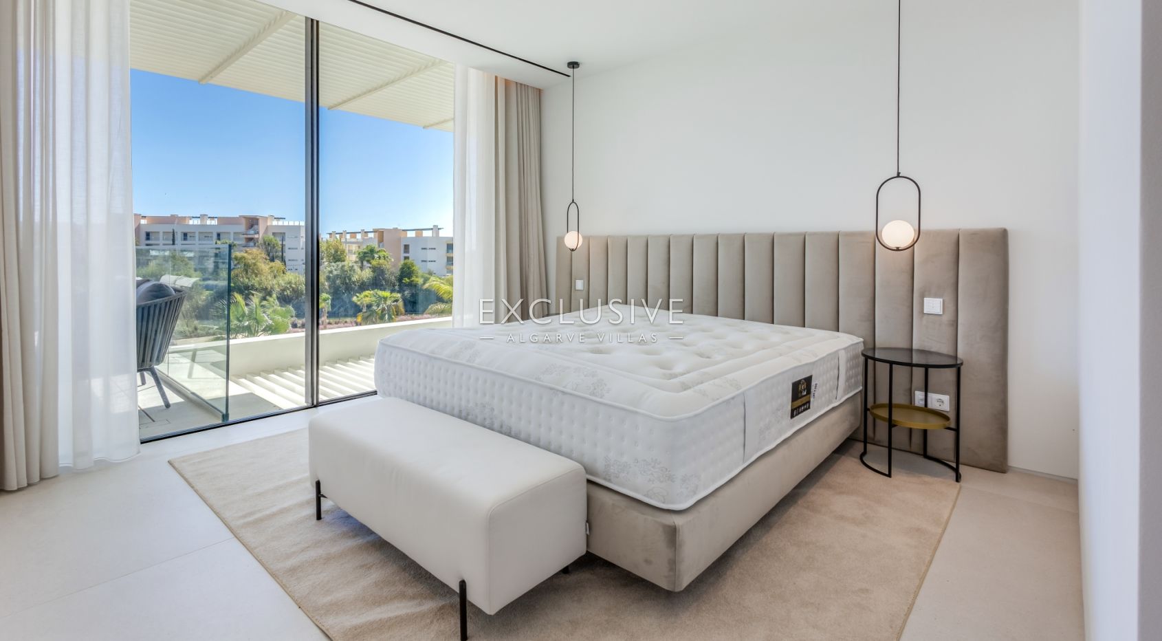Luxurious 2 bedrooms apartments in closed condominium in Vilamoura, Central Algarve