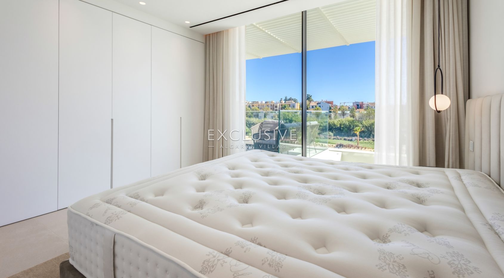 Luxurious 2 bedrooms apartments in closed condominium in Vilamoura, Central Algarve