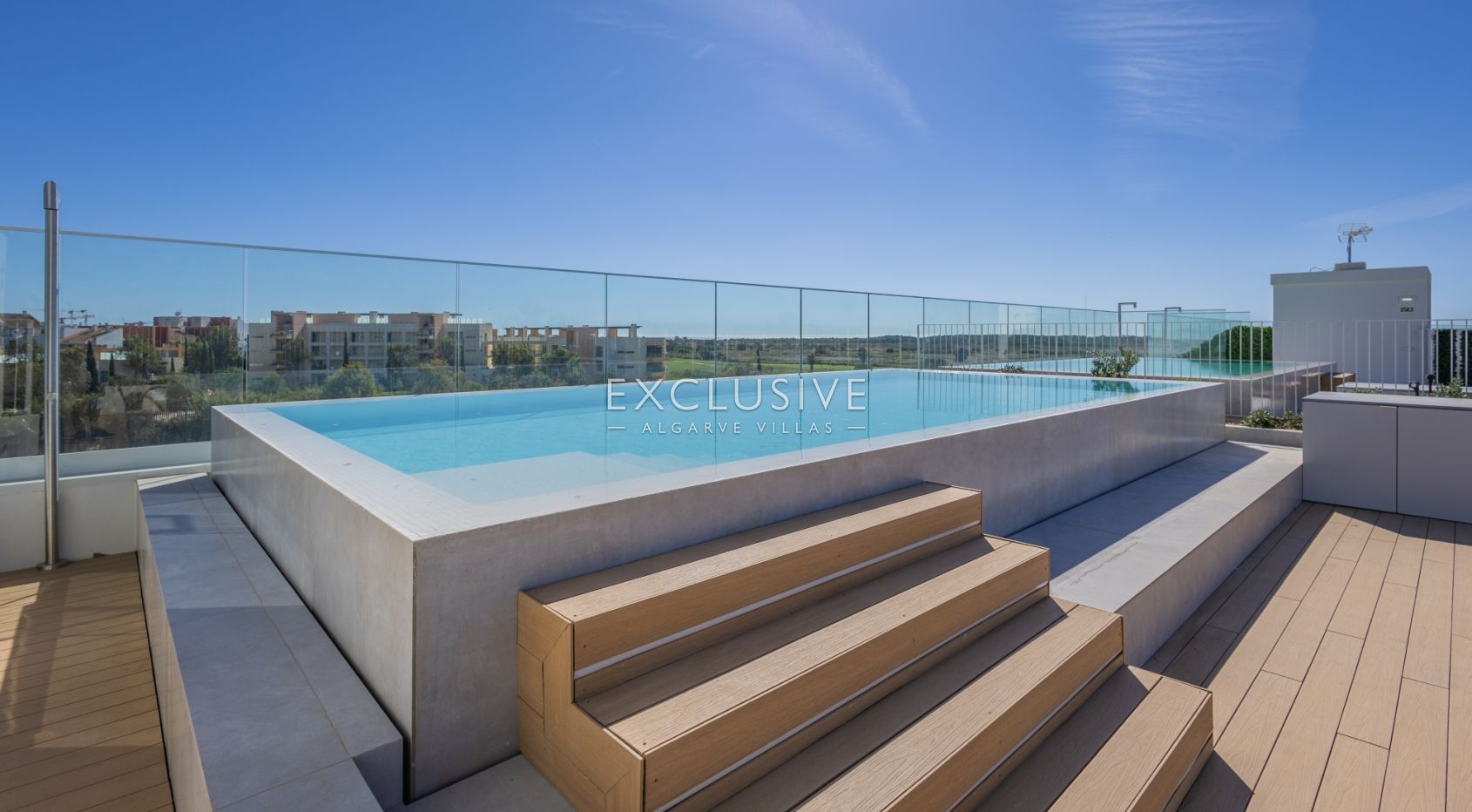 Luxurious 2 bedrooms apartments in closed condominium in Vilamoura, Central Algarve
