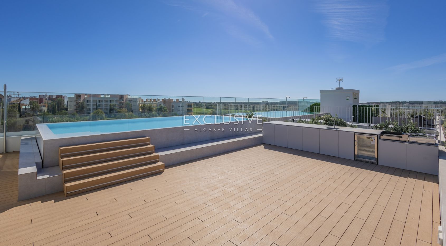 Luxurious 2 bedrooms apartments in closed condominium in Vilamoura, Central Algarve