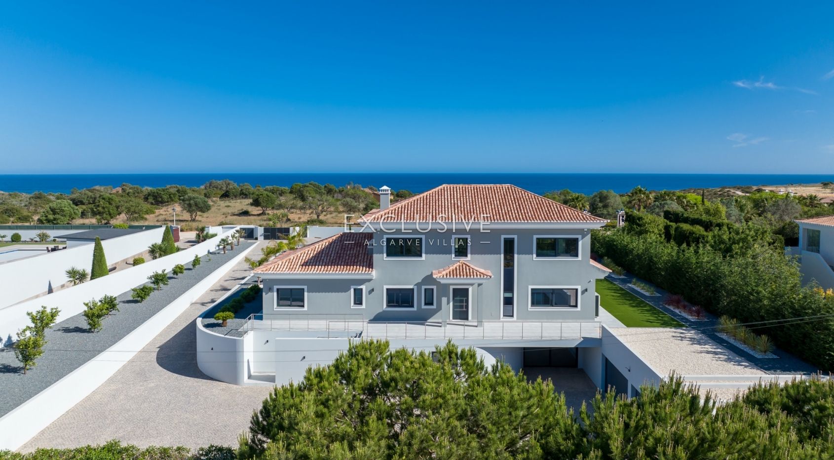 Large and modern, private villa with sea views, in Lagos