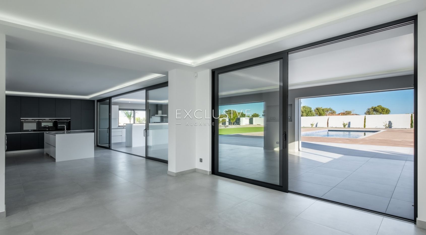 Large and modern, private villa with sea views, in Lagos
