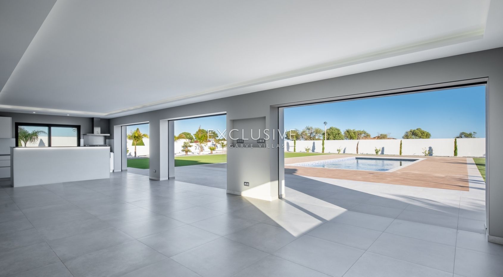 Large and modern, private villa with sea views, in Lagos