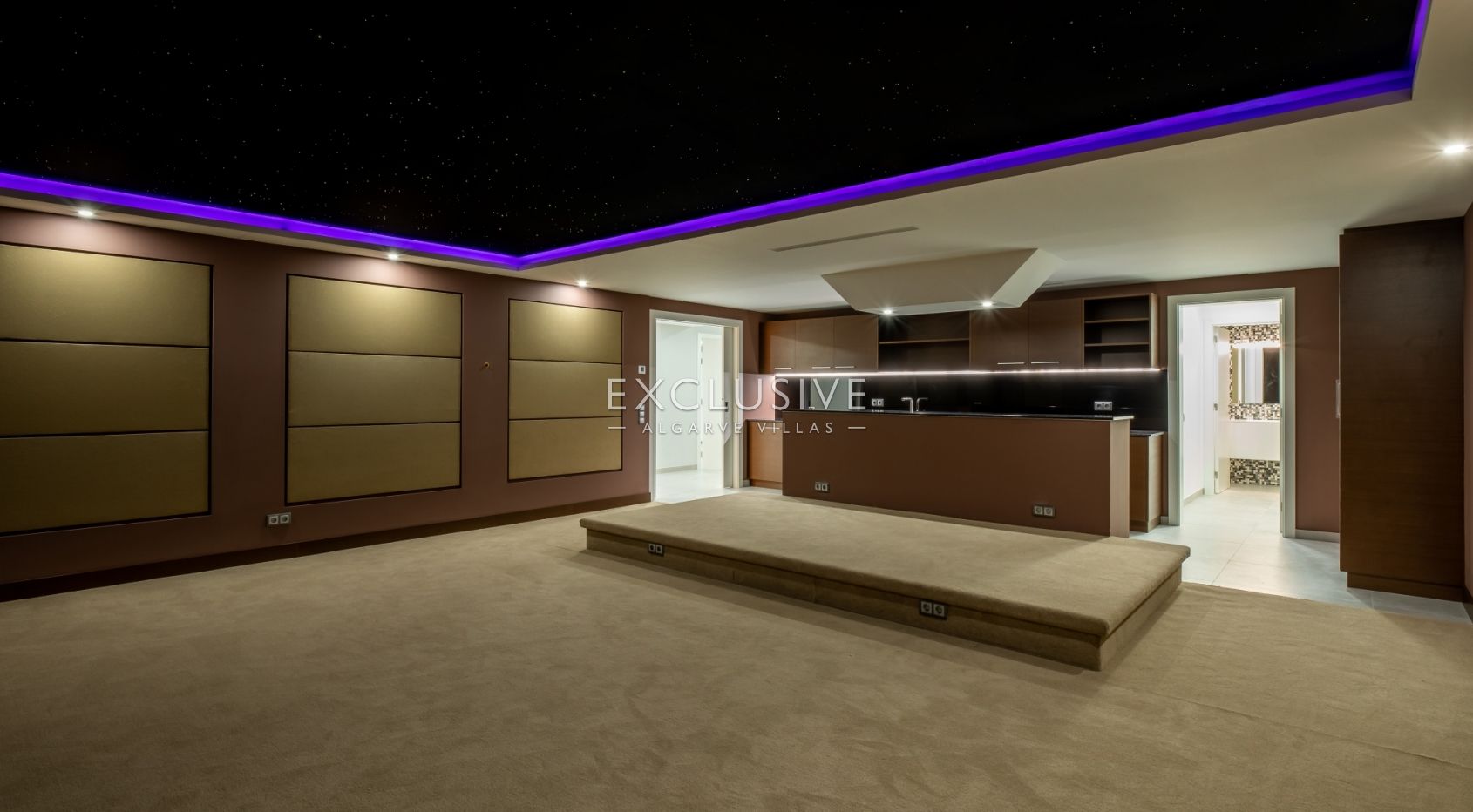 Large and modern, private villa with sea views, in Lagos