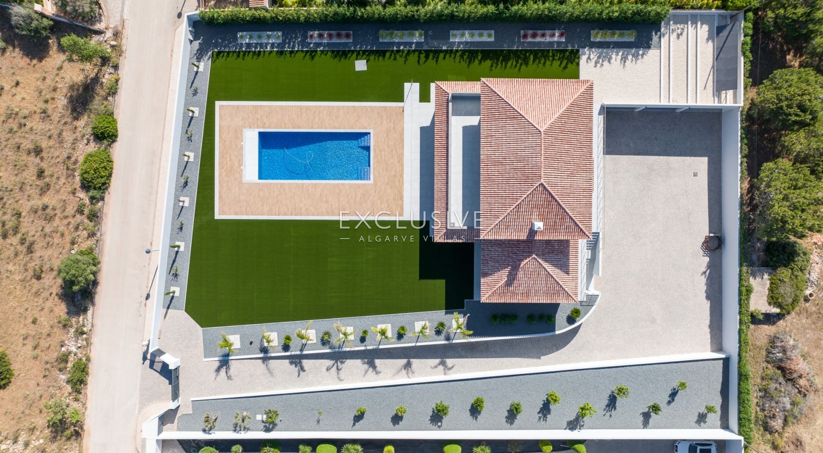 Large and modern, private villa with sea views, in Lagos