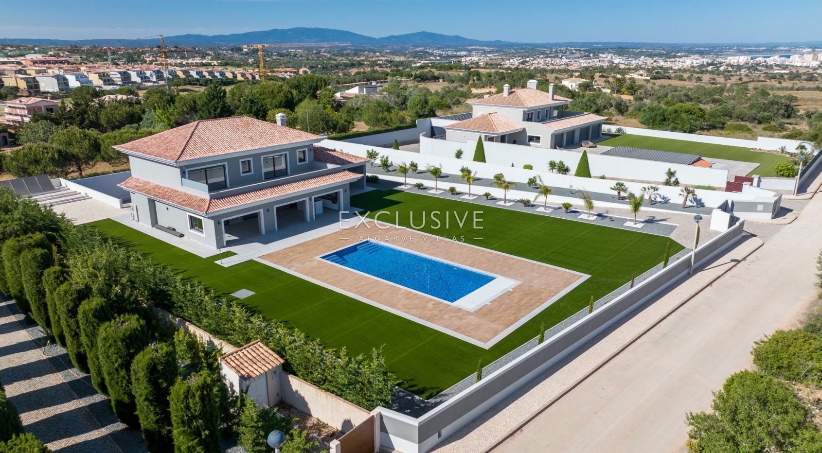Large and modern, private villa with sea views, in Lagos