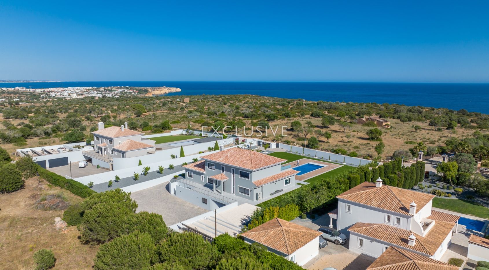 Large and modern, private villa with sea views, in Lagos