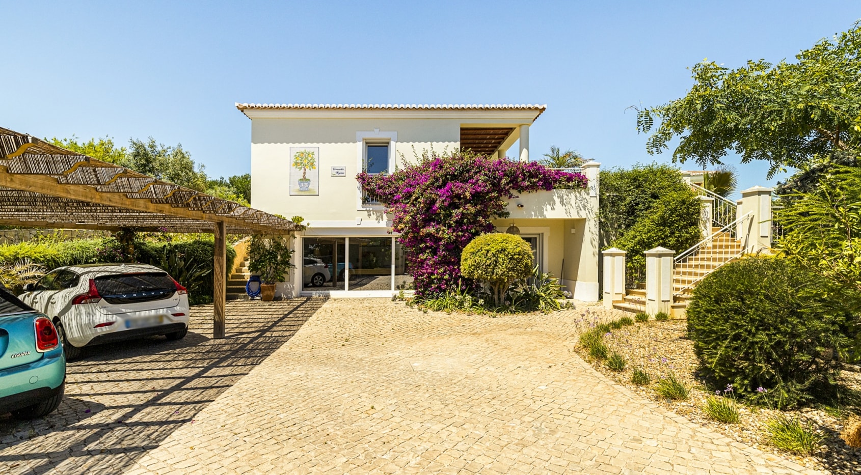 3 + 1 Bedroom villa with sea views in Praia da Luz