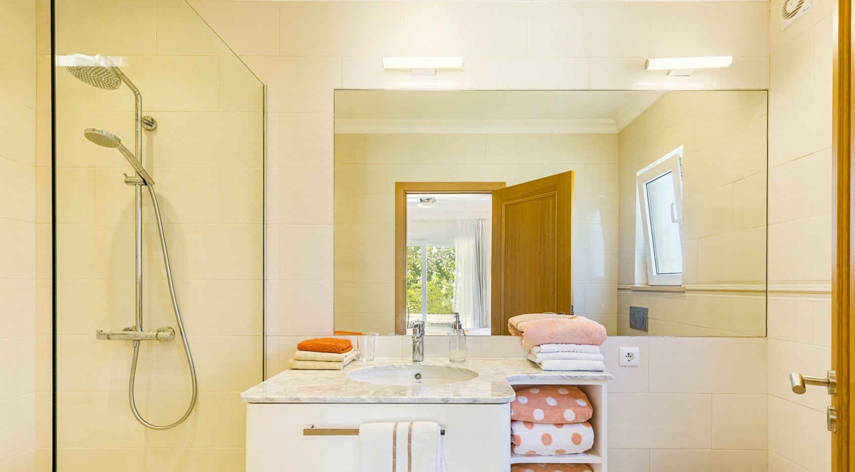 3 + 1 Bedroom villa with sea views in Praia da Luz