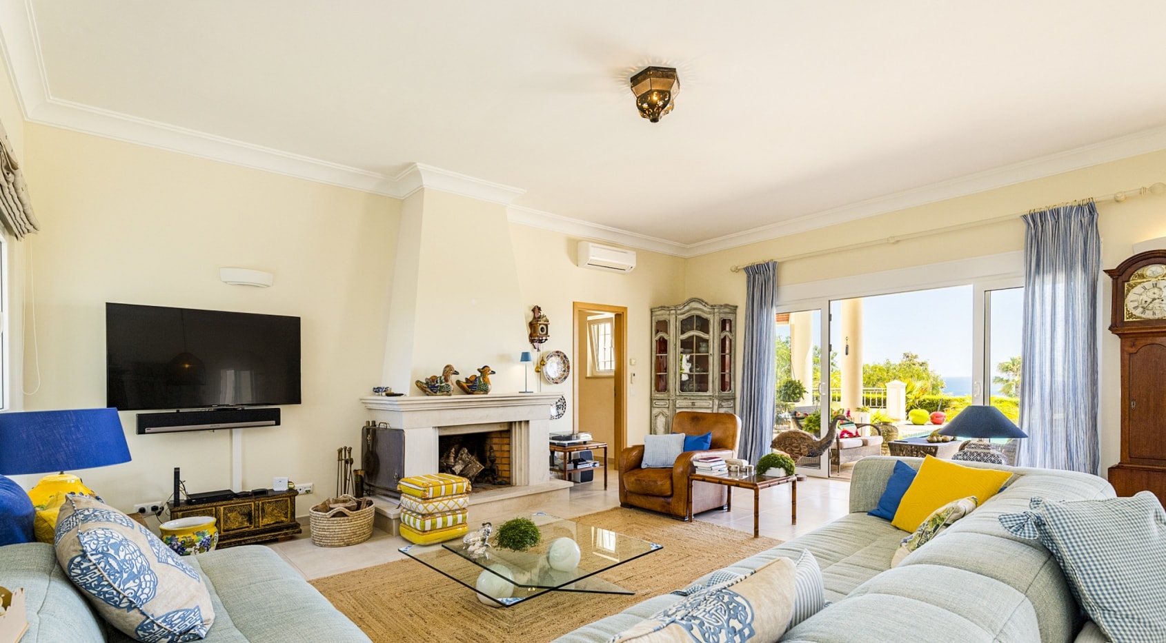 3 + 1 Bedroom villa with sea views in Praia da Luz