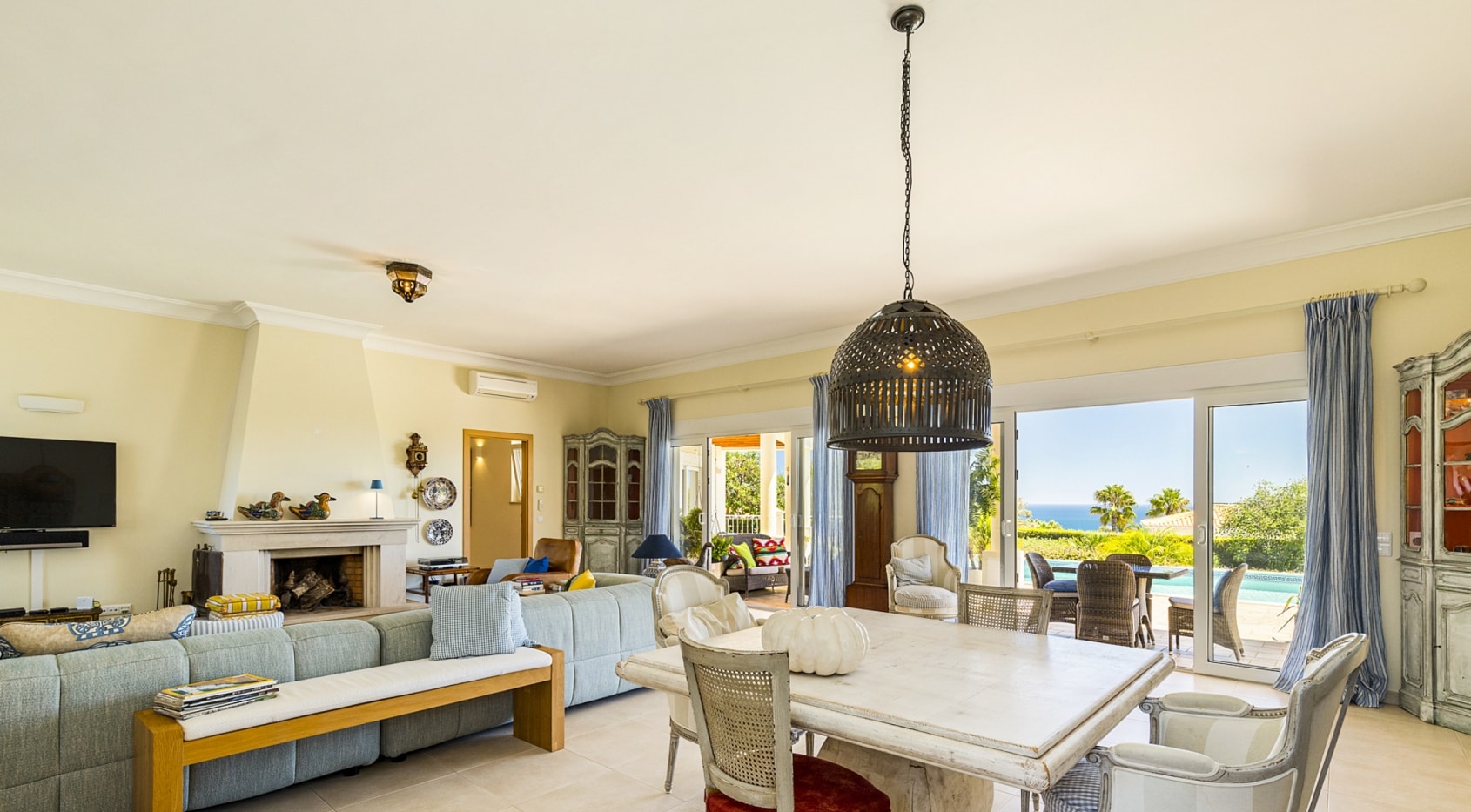 3 + 1 Bedroom villa with sea views in Praia da Luz