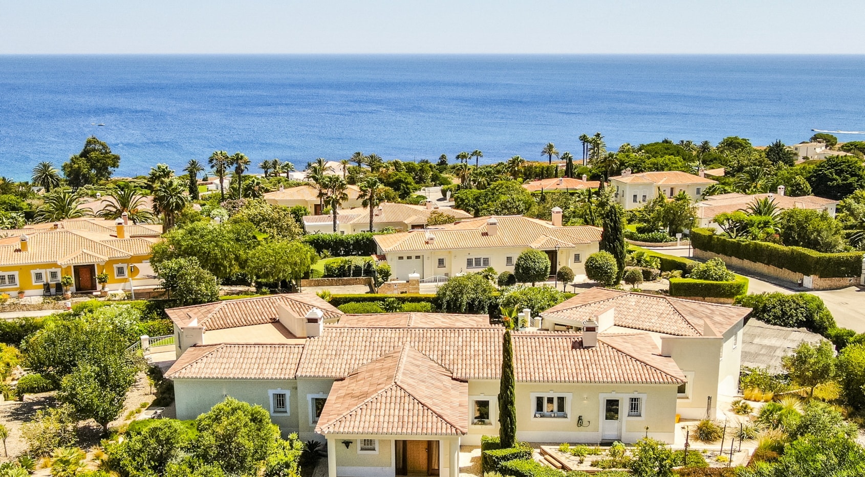 3 + 1 Bedroom villa with sea views in Praia da Luz